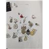 Image 7 : Pendants, pins, earrings, extras
