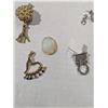 Image 7 : locket, pendants, bracelets, extras