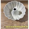 Image 2 : Cake Pan.