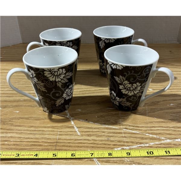 Set of 4 coffee cups