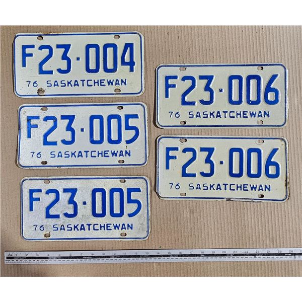 (5) 1976 Consecutive (inc. 2 pairs) Sask Farm License Plates