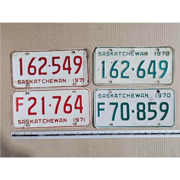 (4) 1970/1971 Sask Licence Plates