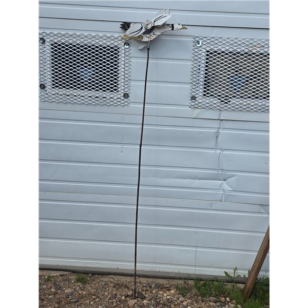 Standing garden whirly jig- 6ft H