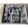 Image 2 : Hand tool set in plastic carry case