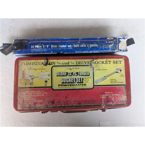 Benchmark "ready ratchet" with 3/8 sockets in vintage case, with extra socket set