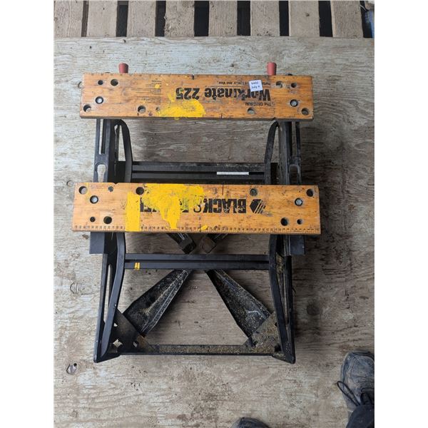 Black and decker, folding, centervice work bench