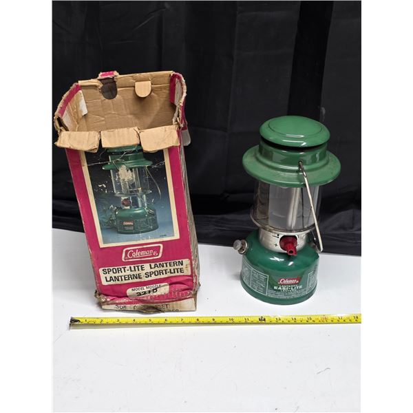 Coleman lamp model 321-B- with original box