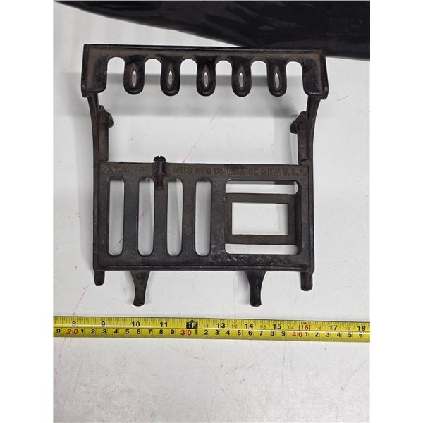 Cast iron fire place gate