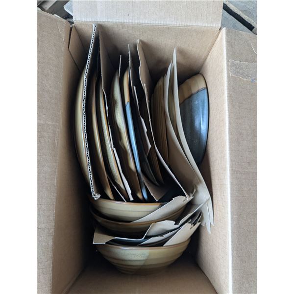 Full set of dining dishes