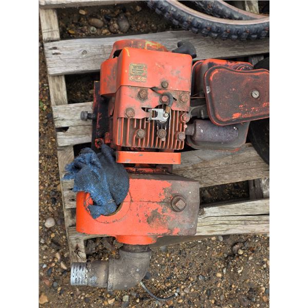 3hp briggs and stratton engine- untested