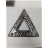 Image 2 : mixed emblems and parts