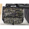 Image 4 : 3 handbags, one collapsible, with two cd folders