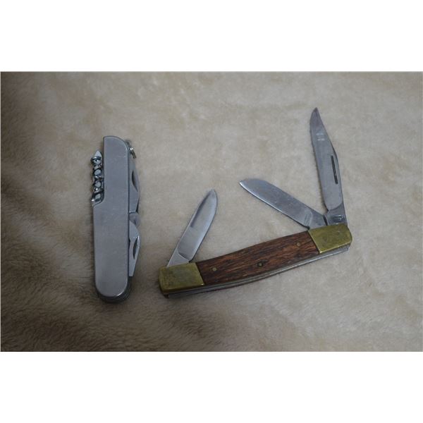 Multitool and Pocket Knife