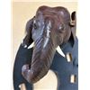 Image 2 : Vintage-style decorative wall hanging elephant.
