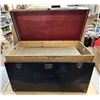 Image 3 : Vintage storage trunk features a dark blue exterior with reinforced metal edges. (Height 19" X Lengt