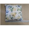 Image 2 : 16" square floral throw pillow