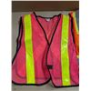 Image 4 : 2 reflective safety vests, 1 mesh, 1 fabric