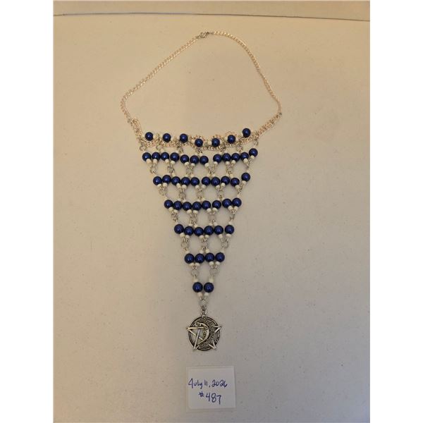 Metaphysical Blue and White Lattice Pattern Necklace