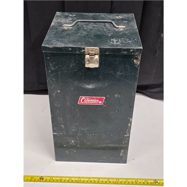 Vintage coleman 290A lantern