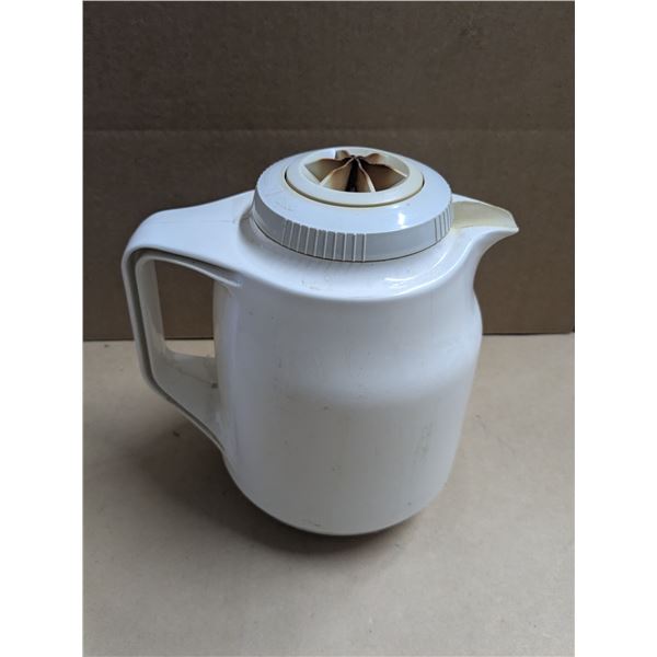 Insulated coffee pot/carafe, approx 9" tall