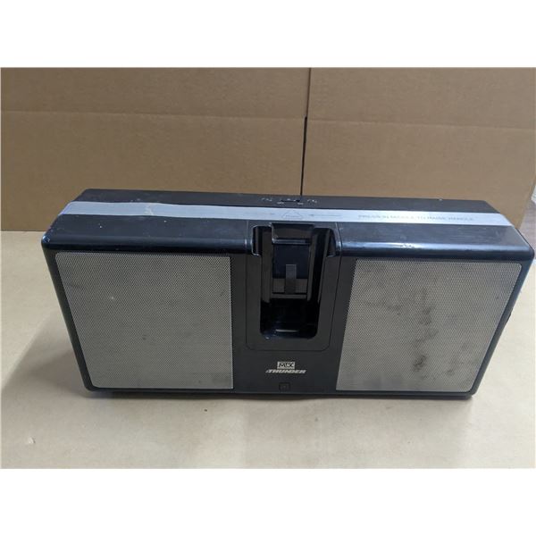 Boombox docking station for 1st gen iPod/iPhone