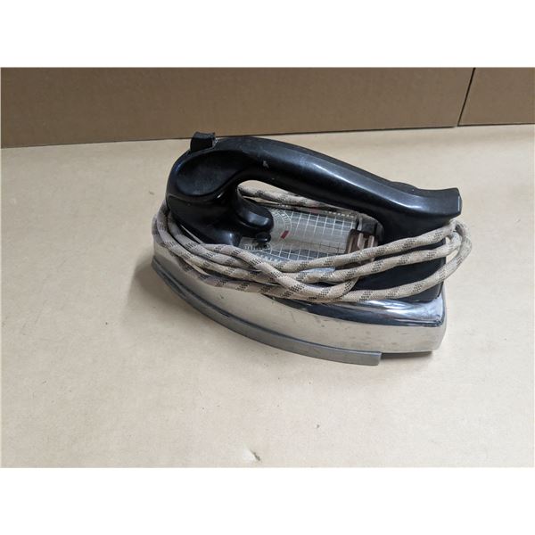 Vintage general electric clothes iron