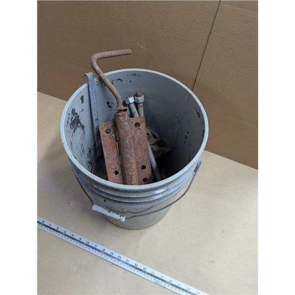 5 gallon pail gate and door hardware