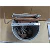 Image 2 : 5 gallon pail gate and door hardware