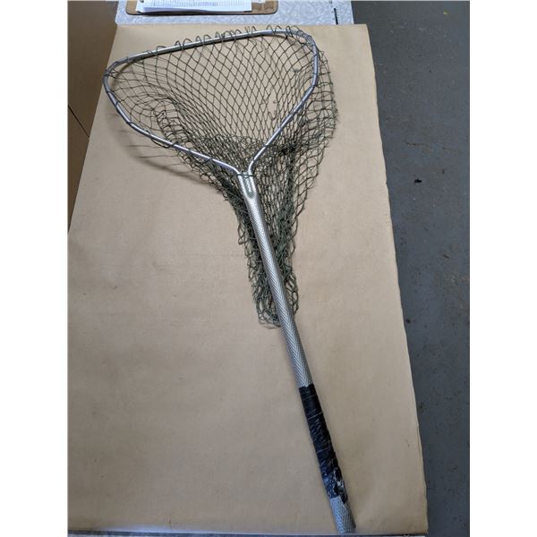 Fishing net, 40" lengthy, 17x18x26 net