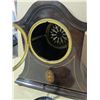 Image 3 : mantle clock, battery powered, as is.