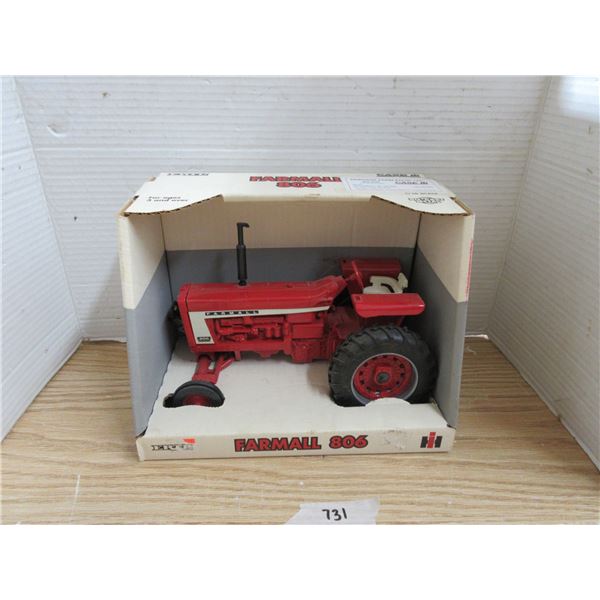 Farmall 806 1/16 Scale Toy Tractor
