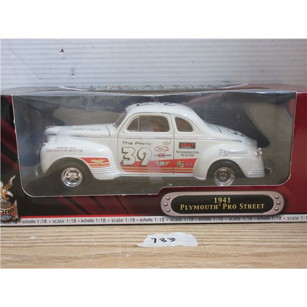 1941 Plymouth Pro Street Scale 1:18 (Die Cost Metal Collection)