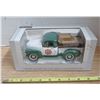 Image 2 : Limited Edition SpeCcast Die Cast Metal Collector Bank 1952 Chevrolet
