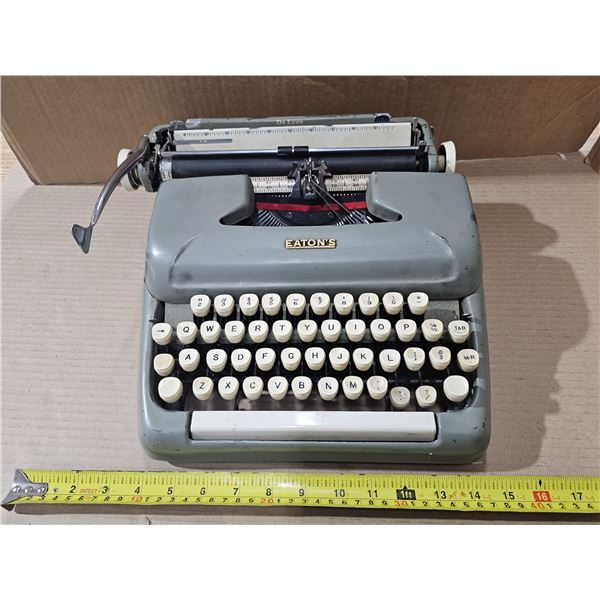 Vintage Eaton’s De Luxe Typewriter – Made in Canada