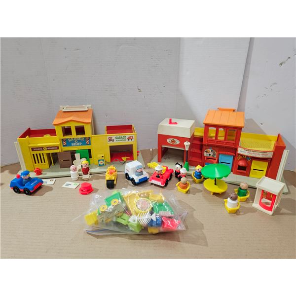 Vintage Fisher Price Village Lot