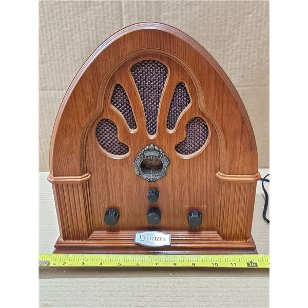 Citizen “Vintage Style” Wood Cathedral AM/FM Tabletop Replica Radio