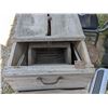Image 2 : vintage/antique wooden washing machine, from 1920s