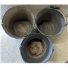 Image 2 : 3 vintage tin pails