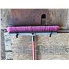 Image 2 : Shop broom