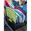 Image 3 : Pallet of totes and lids