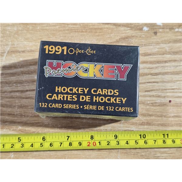 Box of o-pee-chee 1991 hockey cards