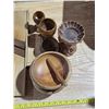 Image 2 : Vintage wood items, bowls, cabbage slicer