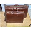Image 1 : 2 vintage travel suit cases