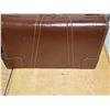 Image 2 : 2 vintage travel suit cases