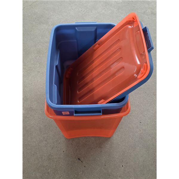 2 totes with lids