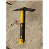 Image 4 : 2 rock hammers, 1 mini pick axe
