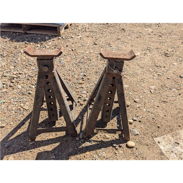 3 ton jack stands, 16"-26", black
