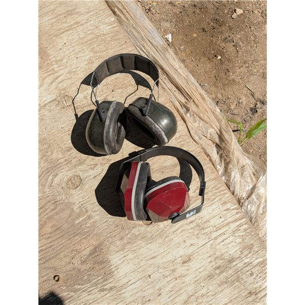 2 pairs noise cancelling ear muffs