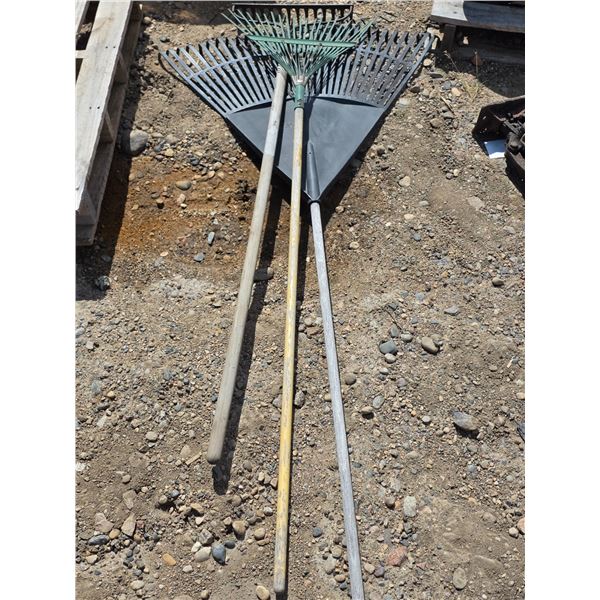 3 rakes