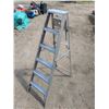 Image 2 : 67" aluminum step ladder